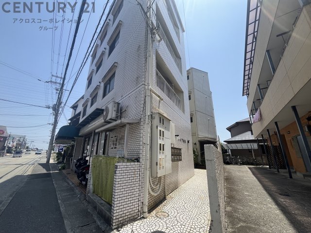 建物外観　居住者専用ゴミ置き場あります♪