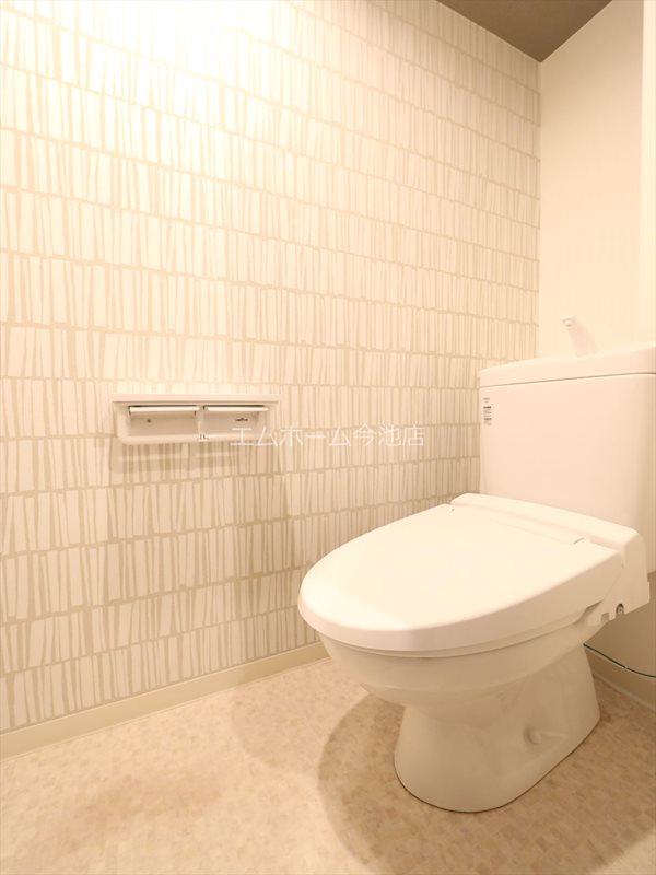 トイレ　温水洗浄便座付トイレ