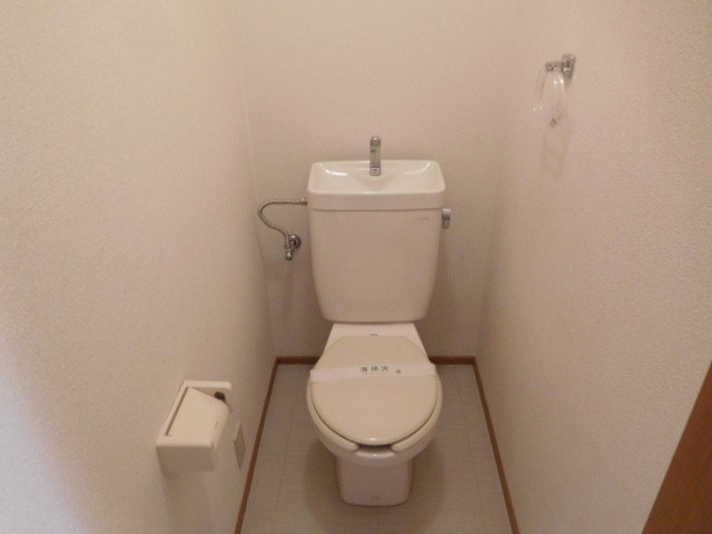 トイレ　真っ白トイレです