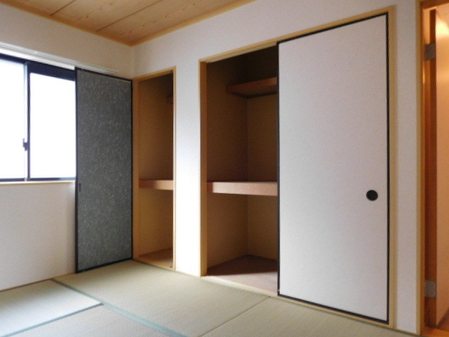 収納　壁一面収納になっております