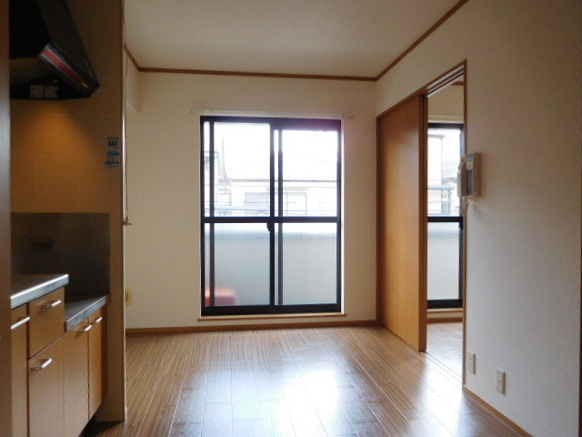 居室・リビング　あかるいお部屋ですよ