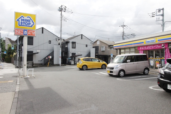 コンビニ　ミニストップ和泉多摩川駅前店（コンビニ）まで230m