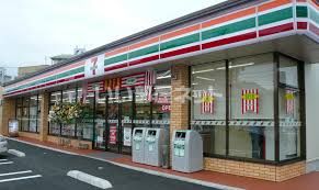 コンビニ　セブンイレブン（コンビニ）まで1107m