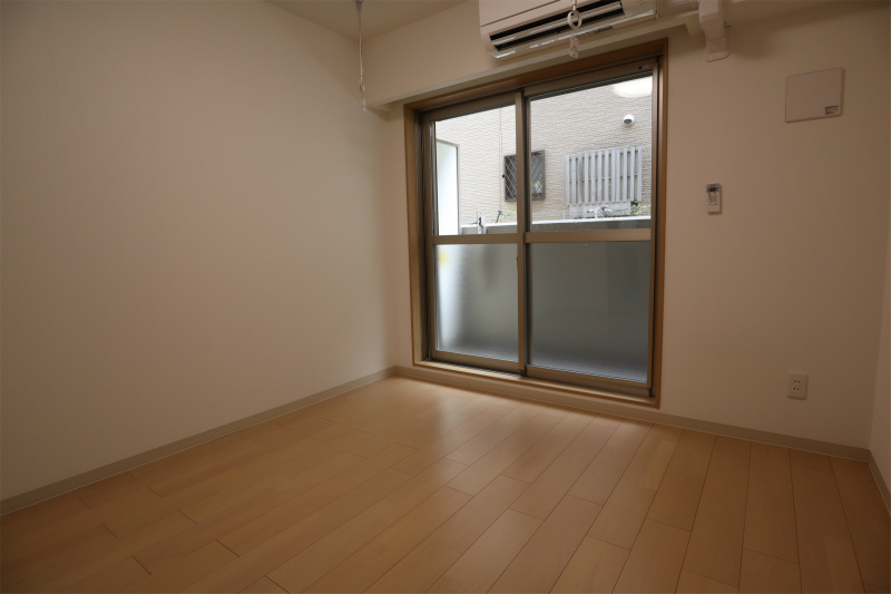 居室・リビング　こちらのリビングで趣味の時間をお楽しみください