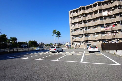 駐車場　南側駐車場
