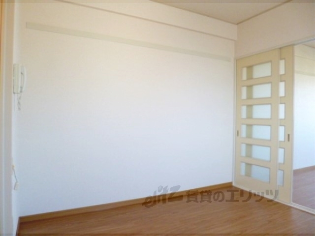 居室・リビング　４帖