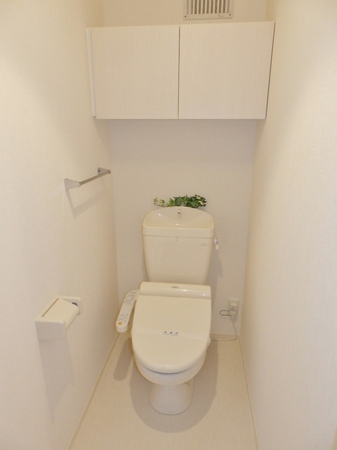 トイレ　温水洗浄暖房便座