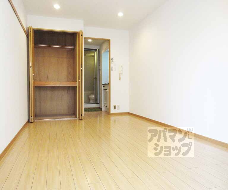 居室・リビング　広々とした洋室のお部屋！