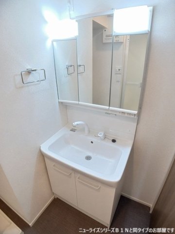 洗面設備　脱衣スペースもあります