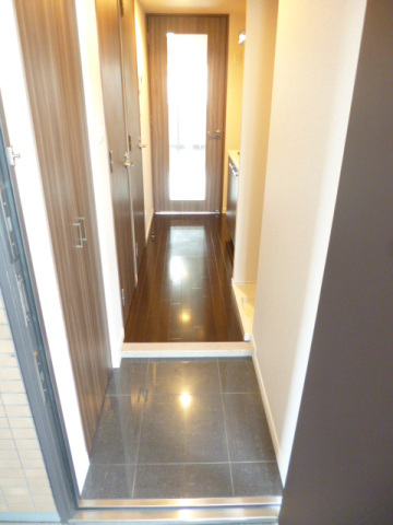 玄関　※別部屋参考写真