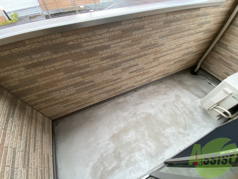 バルコニー　バルコニーが付いているので晴れた日は洗濯物が沢山干せますね。