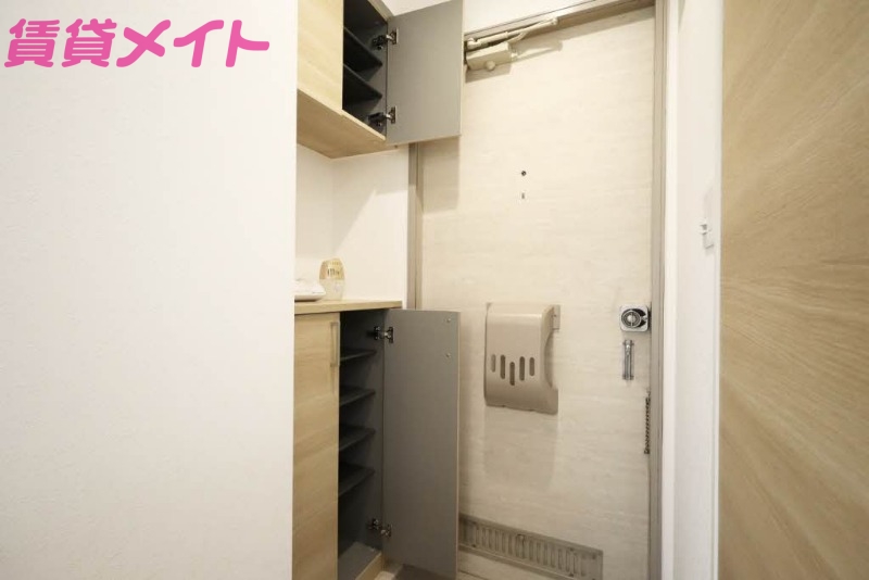 玄関　参考写真となります。