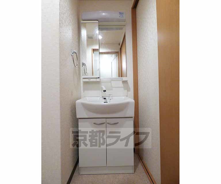 洗面設備　独立洗面台です。