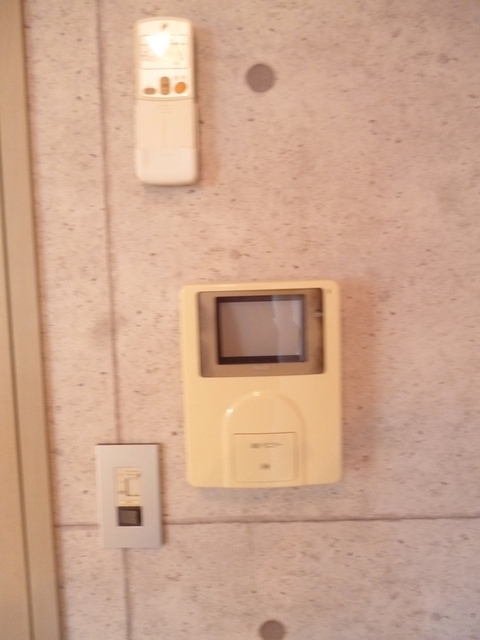 セキュリティ　安心のモニター付インターホン