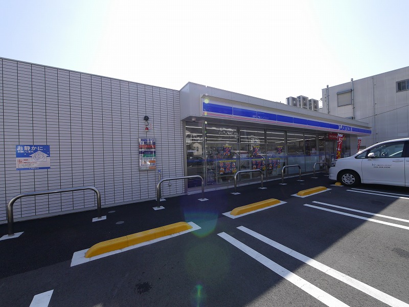 コンビニ　ローソン 藤沢鵠沼神明四丁目店（コンビニ）まで621m