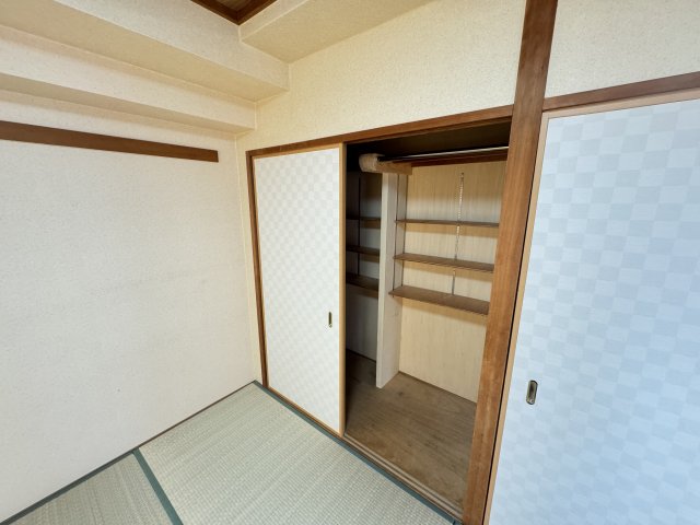 収納　エアコン