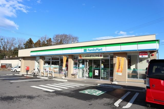 コンビニ　ファミリーマート（コンビニ）まで1000m