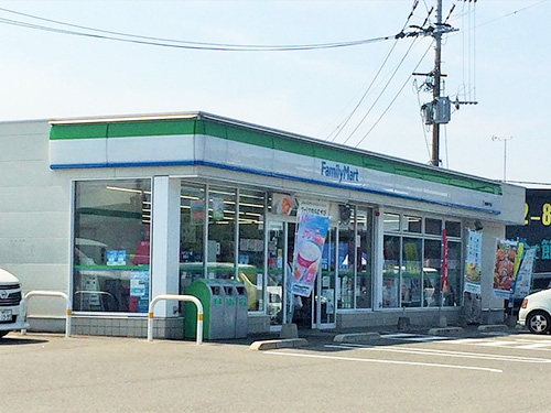 コンビニ　ファミリーマート 鳥栖轟木町店（コンビニ）まで728m