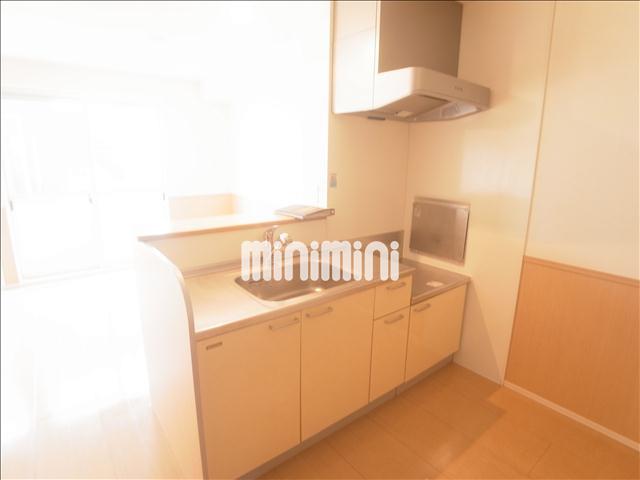 キッチン　対面キッチンでリビングを見渡せます。