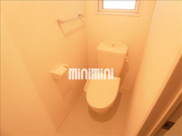 トイレ　トイレ、温水洗浄便座付きでオススメです。