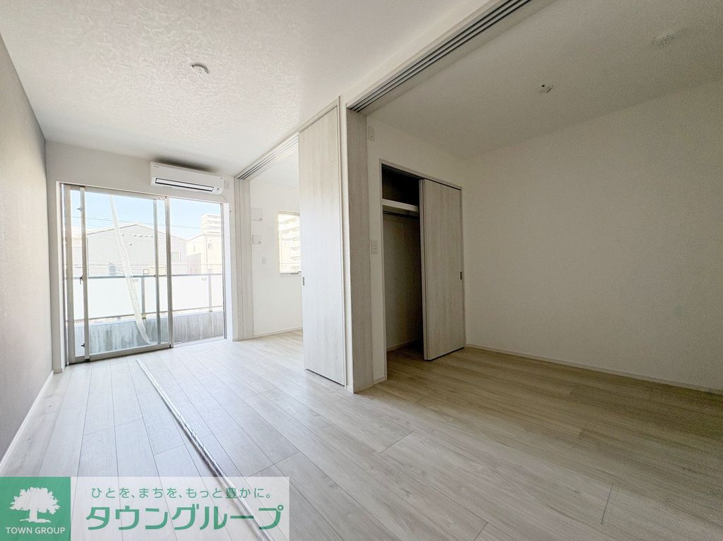 居室・リビング　建築中です