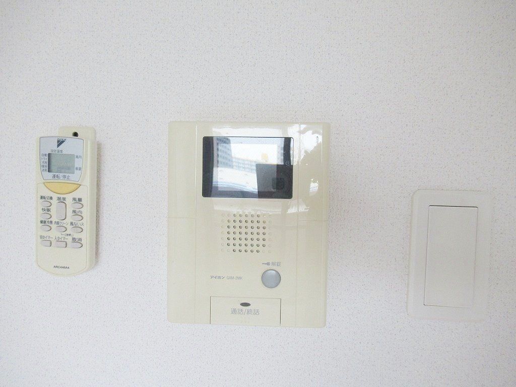 セキュリティ　TVモニター付きインターホン