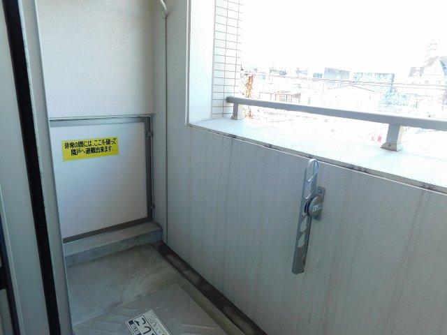 バルコニー　※同建物同型別のお部屋