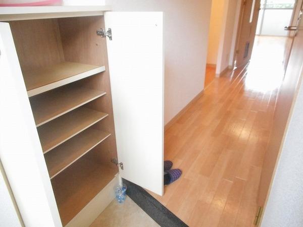 玄関　シューズボックス付き！
