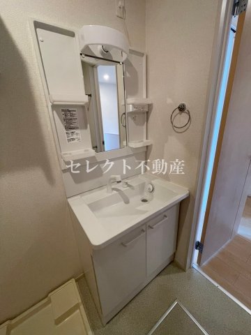 洗面設備　【Ｖｉｌｌａ　アニバ　II】スペースが確保できる洗面所です