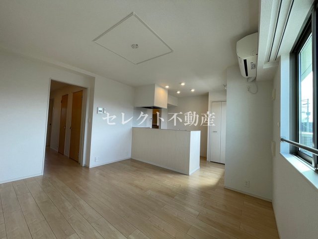 居室・リビング　【Ｖｉｌｌａ　アニバ　II】リビングです