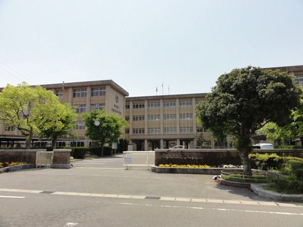 高校・高専　愛知県立岡崎西高等学校（高校・高専）まで1058m