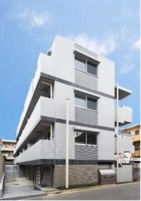 建物外観　４階建ての賃貸マンション