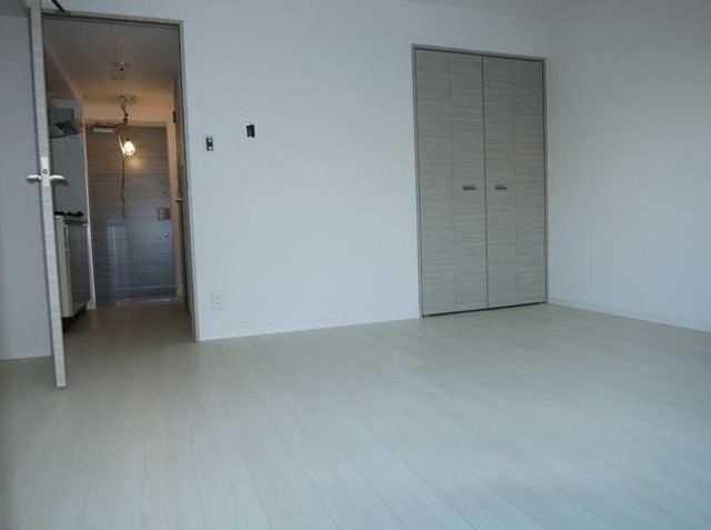 居室・リビング　室内