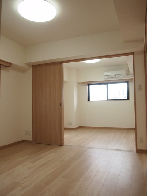 居室・リビング　室内はフローリングです