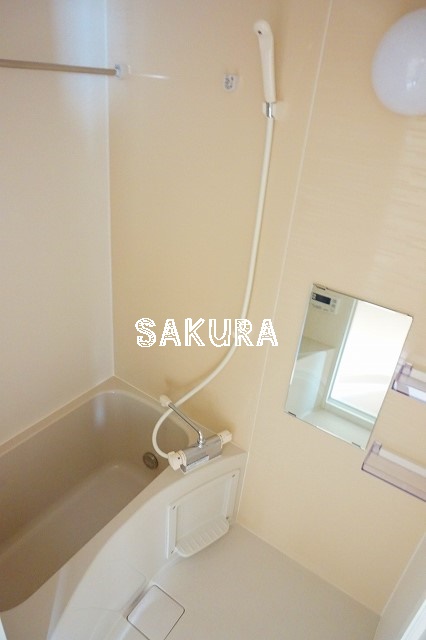 バス・シャワールーム　雨の日でも安心の浴室乾燥機付きです♪