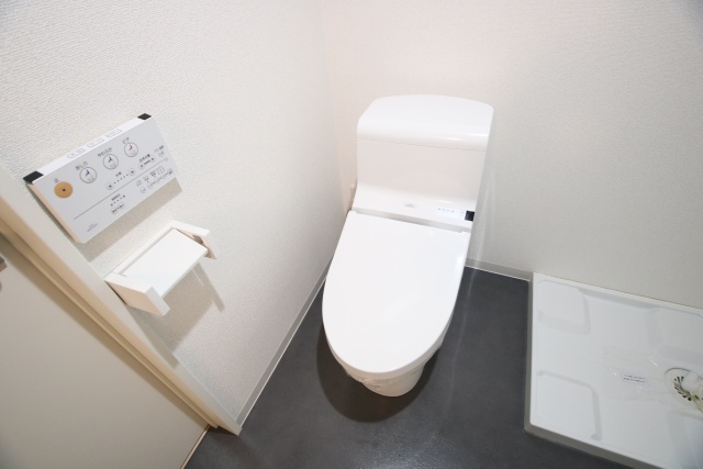 トイレ　※別室の参考写真の為、現況優先です。