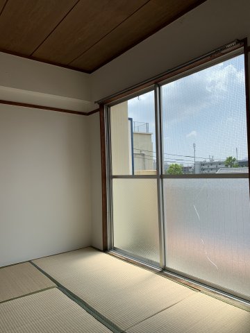居室・リビング　柔らかい畳が心地よい和室