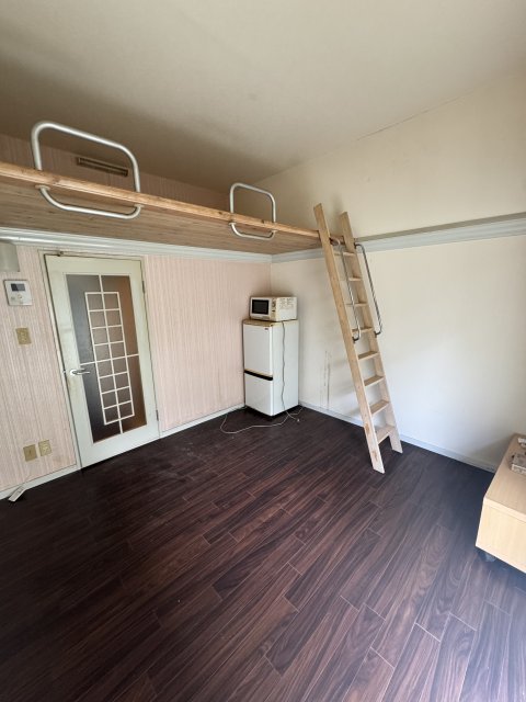 居室・リビング　ロフト付きなのでお部屋の使い方自由自在！広く使えそうです