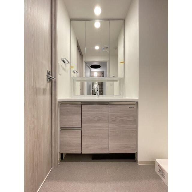 洗面設備　広い洗面スペース