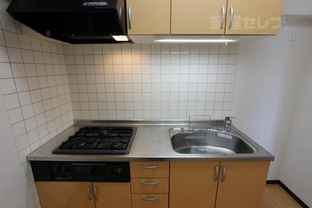 キッチン　３口ガスコンロ付きシステムキッチン