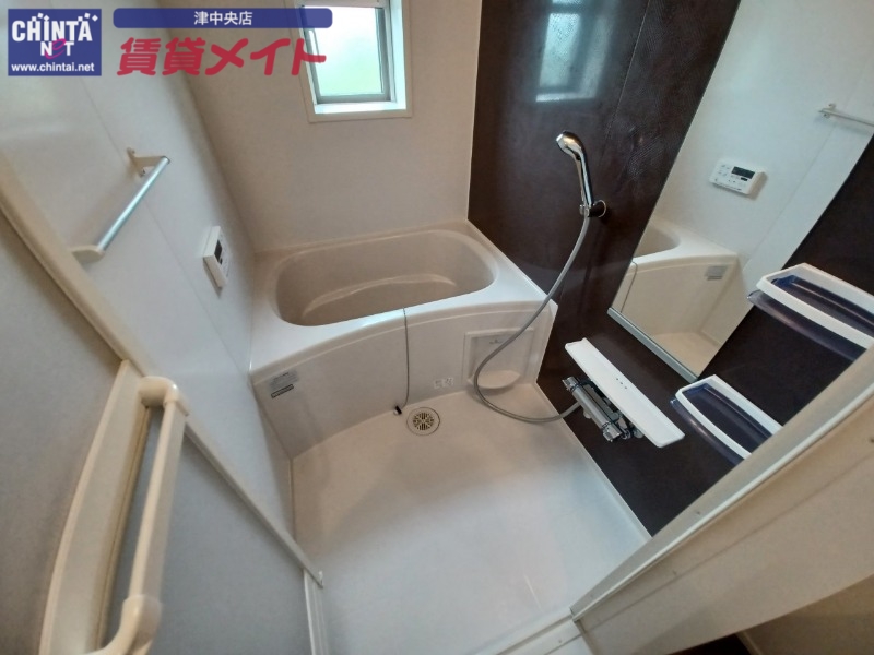 バス・シャワールーム　同型参考写真