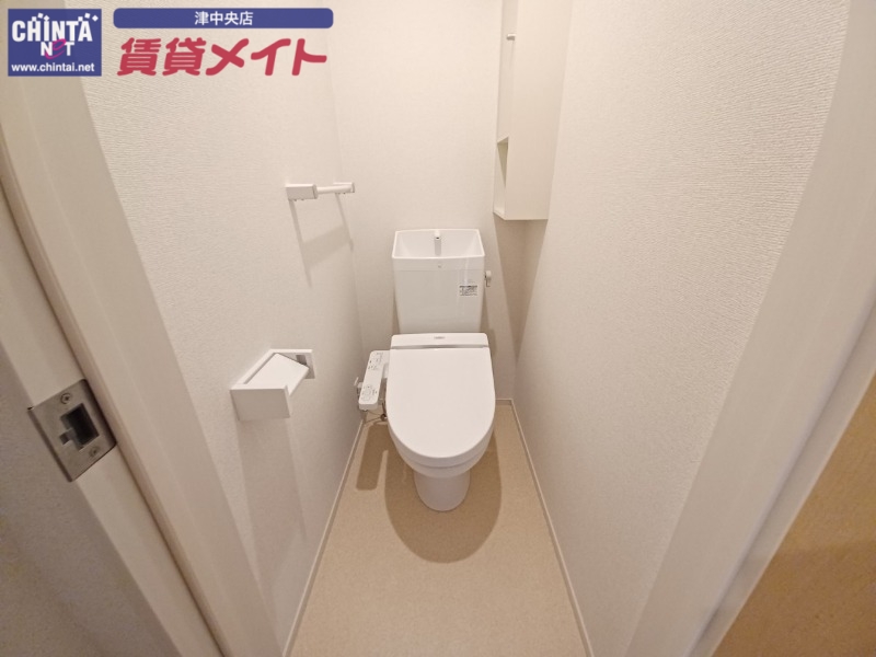 トイレ　同型参考写真