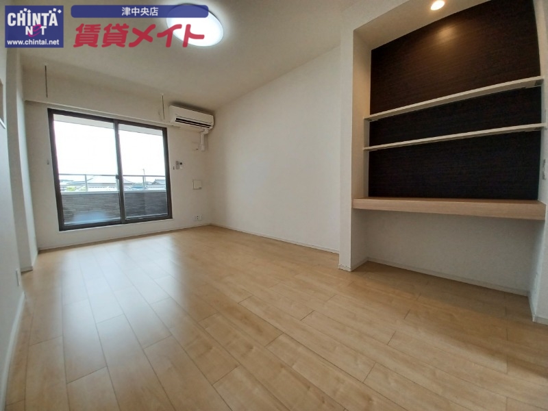 居室・リビング　同型参考写真