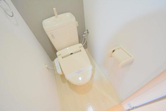 トイレ　綺麗なトイレにはウォシュレット標準装備です。
