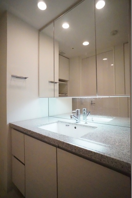 洗面設備　※前回募集時の写真です。