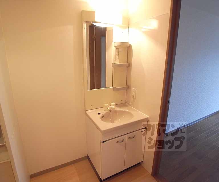 洗面設備　独立洗面台です。