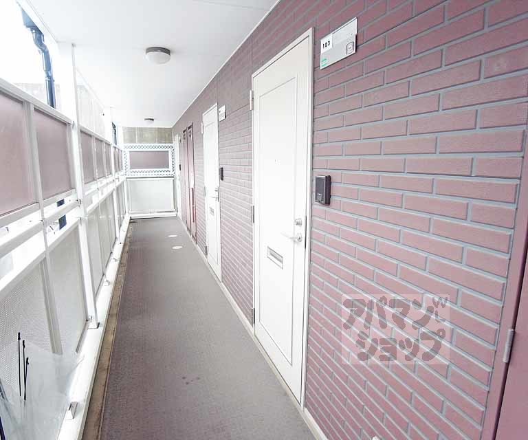 その他設備　１０３号室の玄関のドアです。