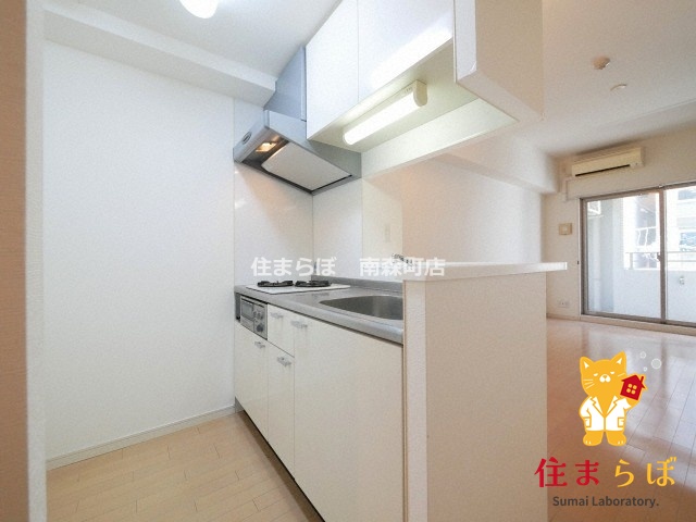 キッチン　「ただの部屋探しじゃない。“あなたの暮らし”探しです。」