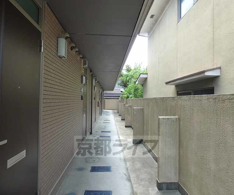 その他共有部分　建物入口です。