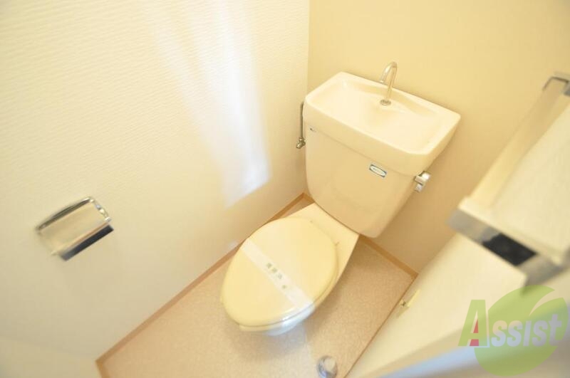 トイレ　キレイに清掃されたトイレは清潔感があり気分もよくなります